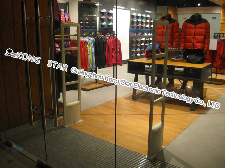 Foshan Luo village time is still gold shopping mall (Nike shop)